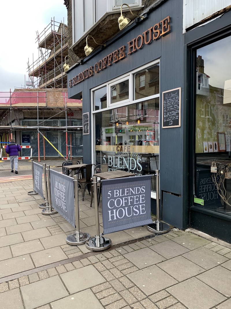 5 Blends Coffee House in Cambridge — specialty coffee cafe