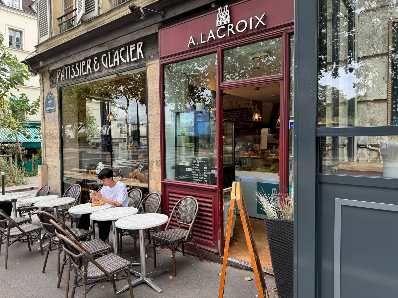 A. Lacroix Pâtissier in Paris, specialty coffee cafe