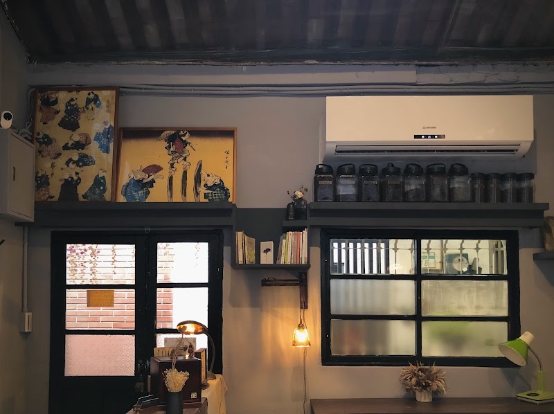 Alley house coffee in Taipei — specialty coffee cafe