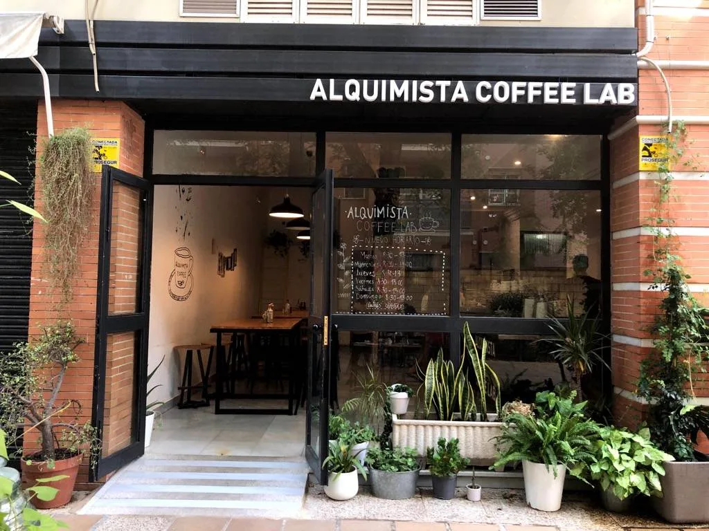 Alquimista Coffee Lab in Mairena del Aljarafe, specialty coffee roaster