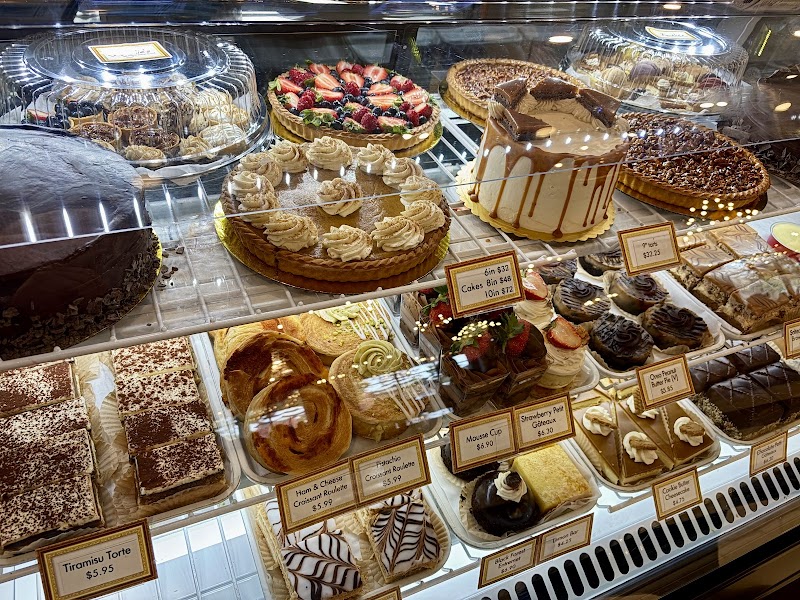 Amélie’s French Bakery & Café | Carmel Commons in Charlotte, specialty coffee cafe