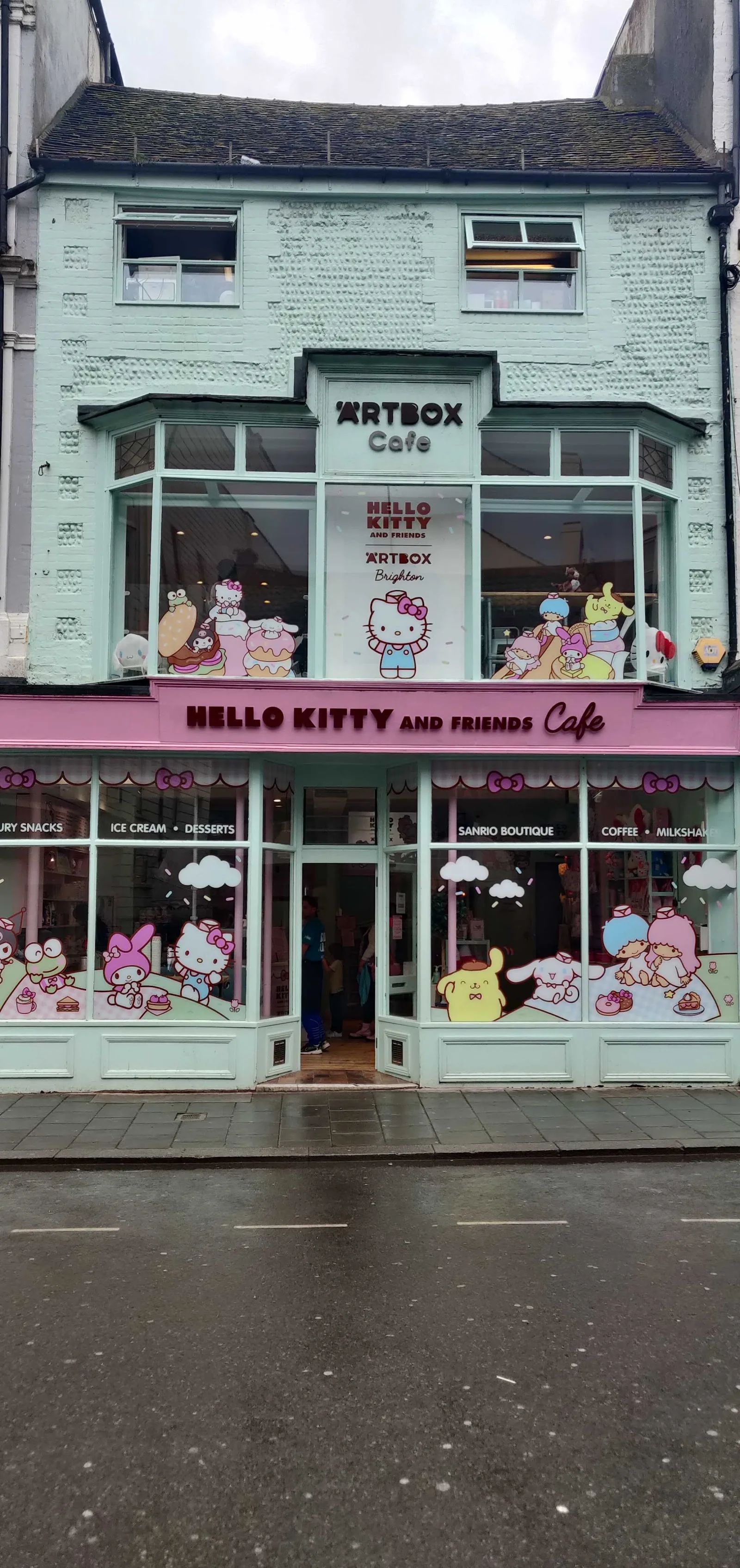 ARTBOX Cafe - Hello Kitty & Friends