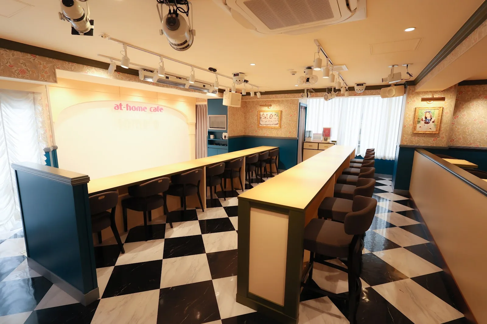 at-home cafe Akihabara Main Store in Tokyo, specialty coffee cafe