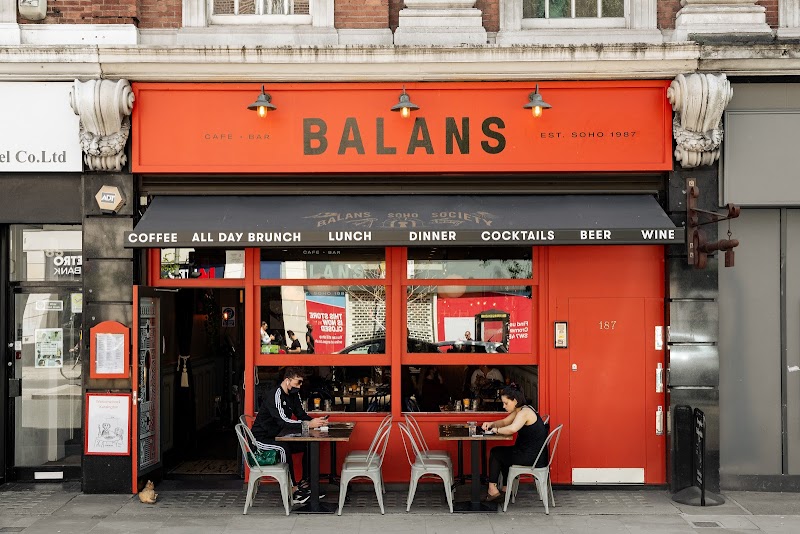 Balans, Kensington in London, specialty coffee cafe