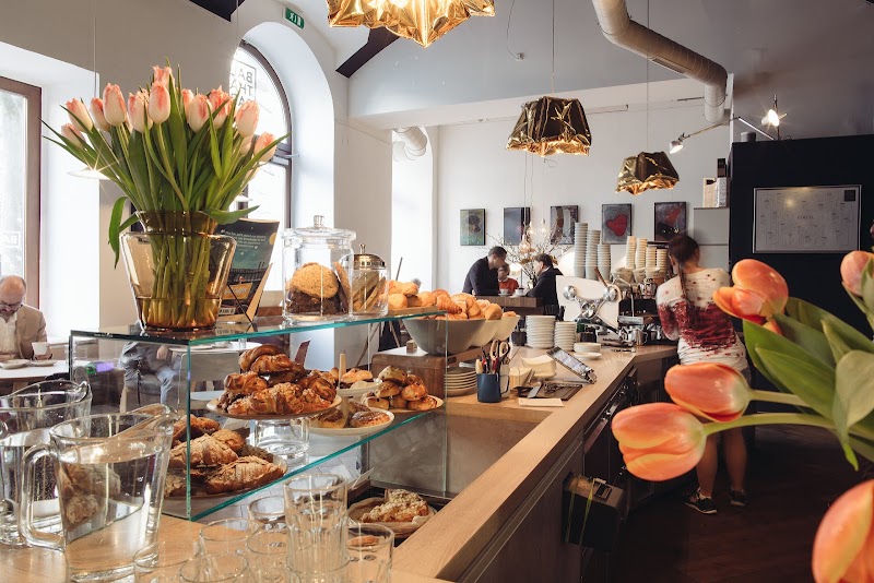 Balthasar Coffee Bar in Vienna — specialty coffee cafe