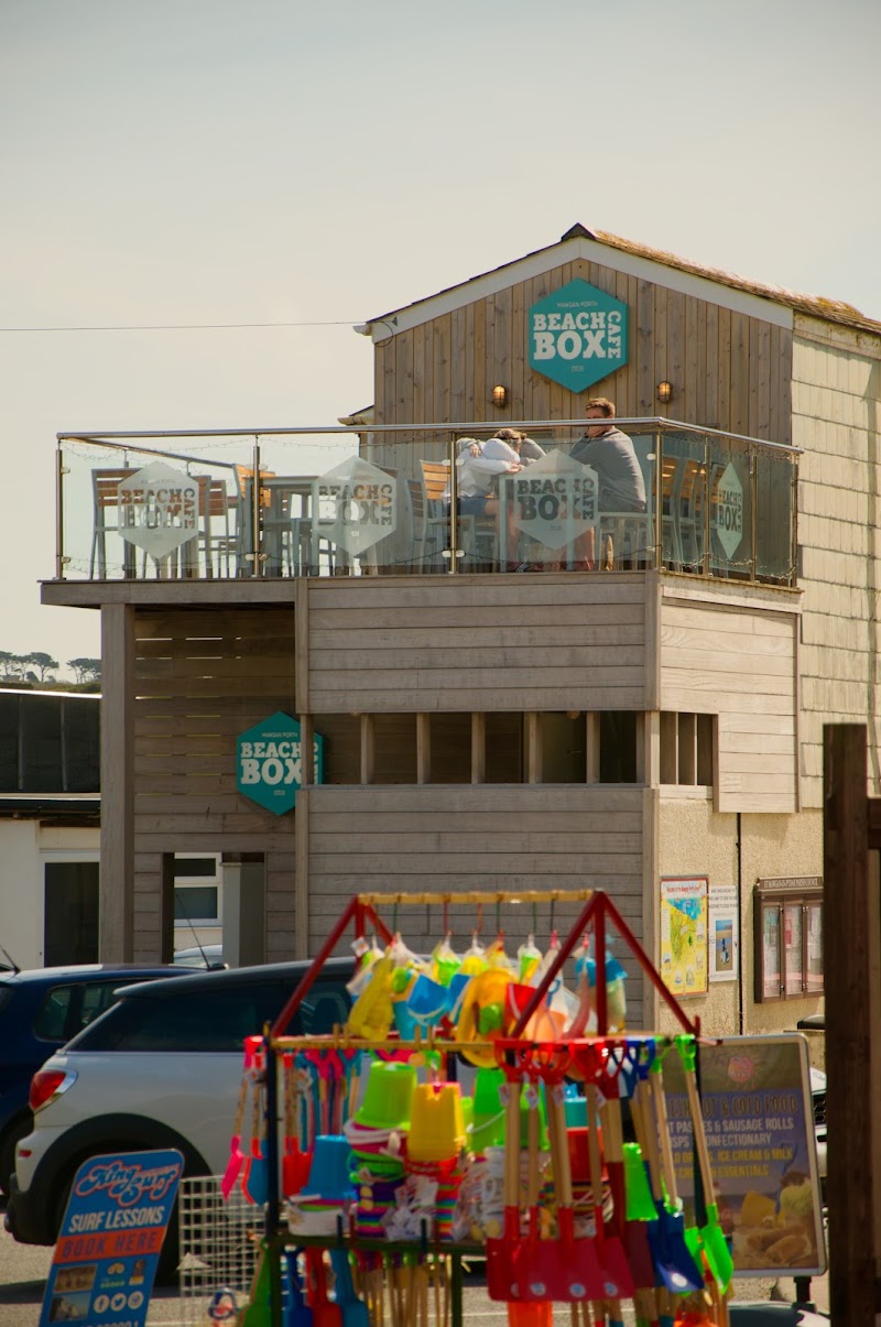 Beach Box Mawgan Porth in Newquay, specialty coffee cafe