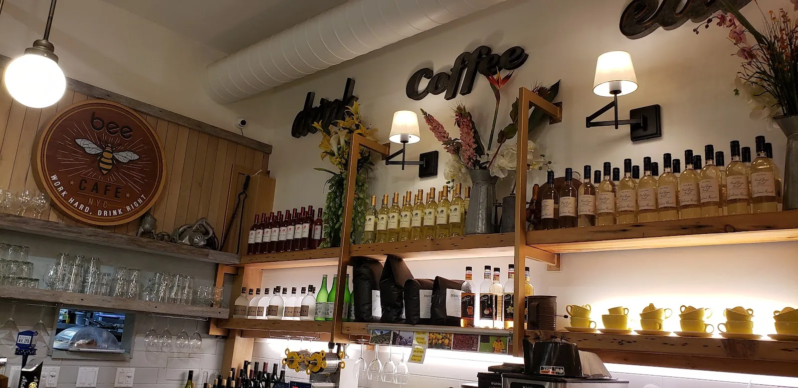 Bee Cafe in New York City, specialty coffee cafe