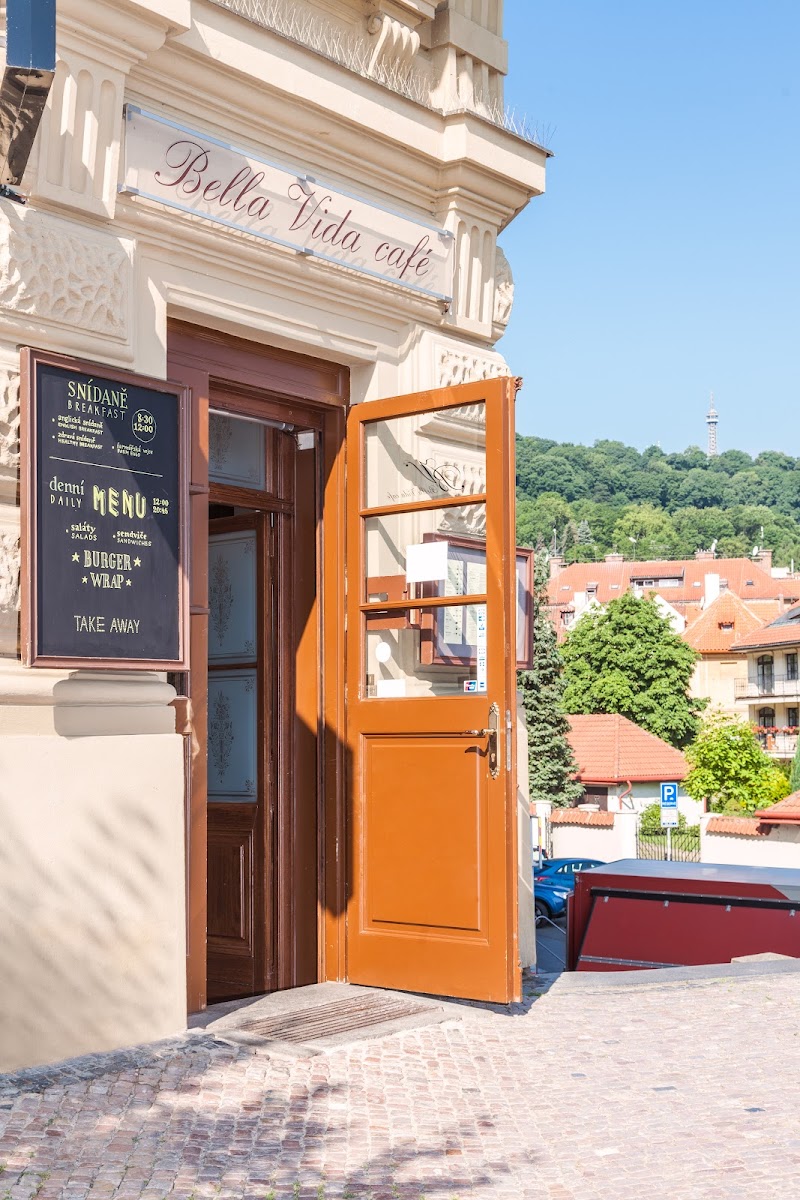 Bella Vida café in Prague — specialty coffee cafe