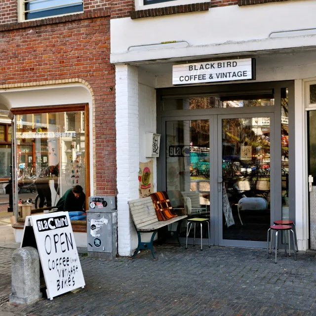 Blackbird coffee & vintage
