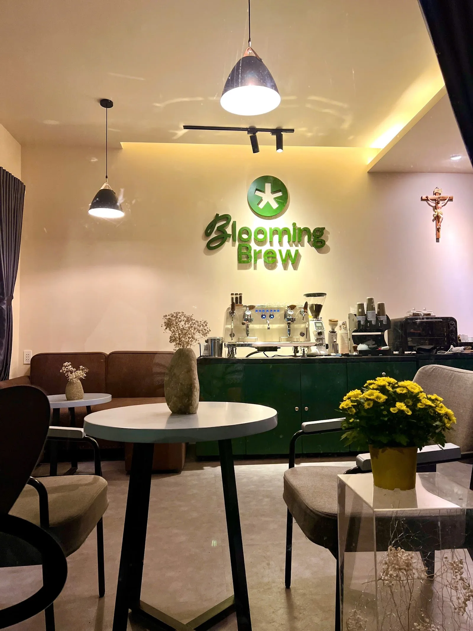 Blooming Brew Coffee - Roaster & Flowers - specialty coffee roaster in Ho Chi Minh City