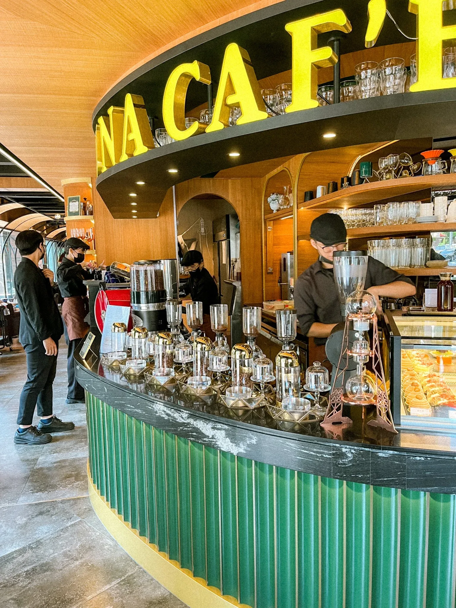 Boffee (上海水煎包旁的鐵門走進來) in Taipei, specialty coffee roaster