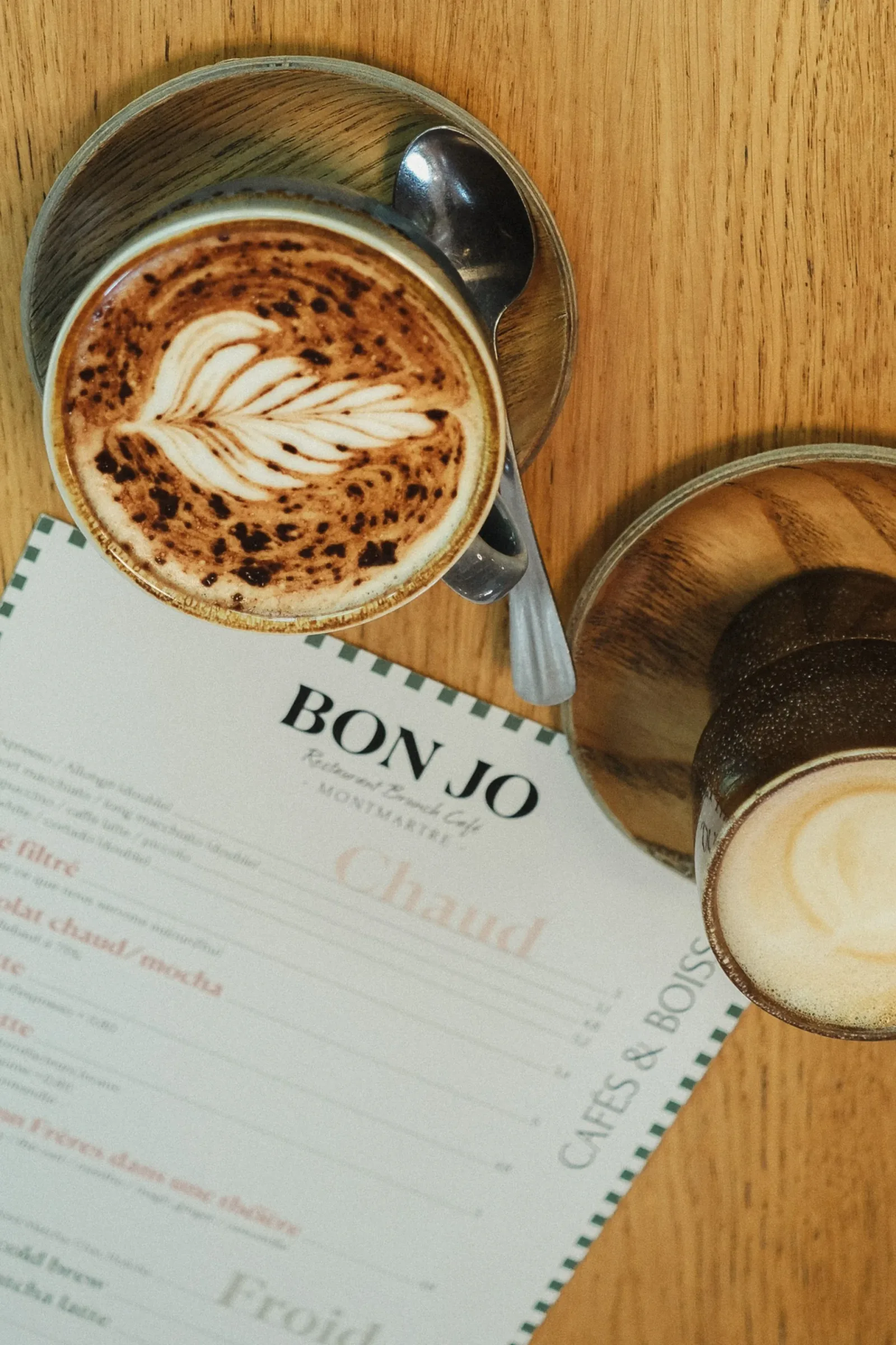 Bon Jo in Paris, specialty coffee cafe