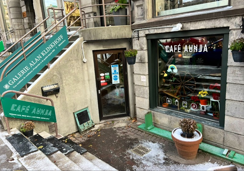 Cafe Aunja in Montreal — specialty coffee cafe