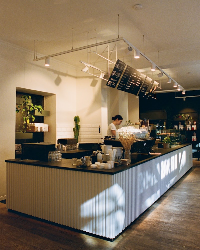 cafe neundrei in Berlin, specialty coffee cafe