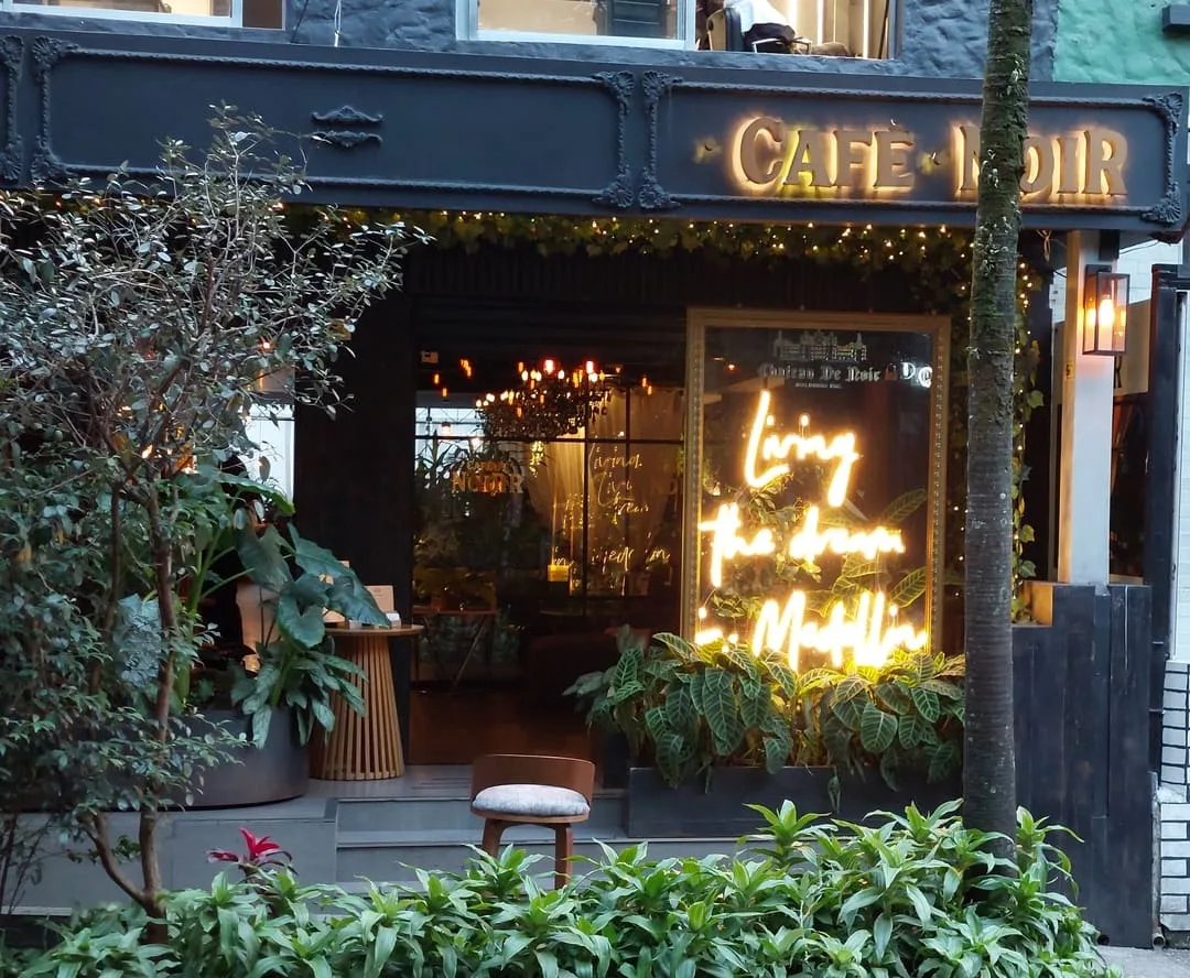 Café Noir Bar & Lounge