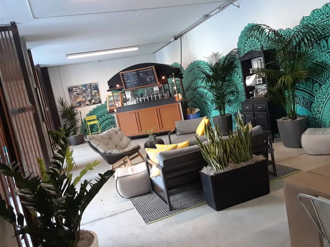 Cafe Ruisseau, Los Angeles