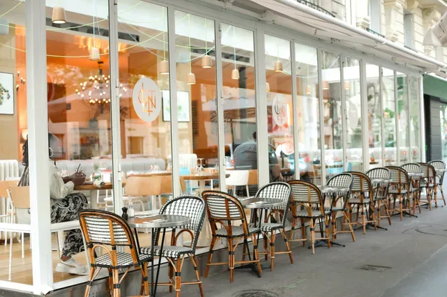 Clint Gare de Lyon in Paris, specialty coffee cafe