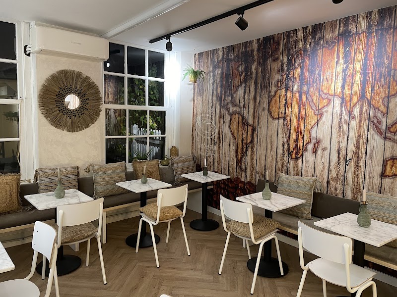 Coffee & Cakes in Amsterdam — specialty coffee cafe