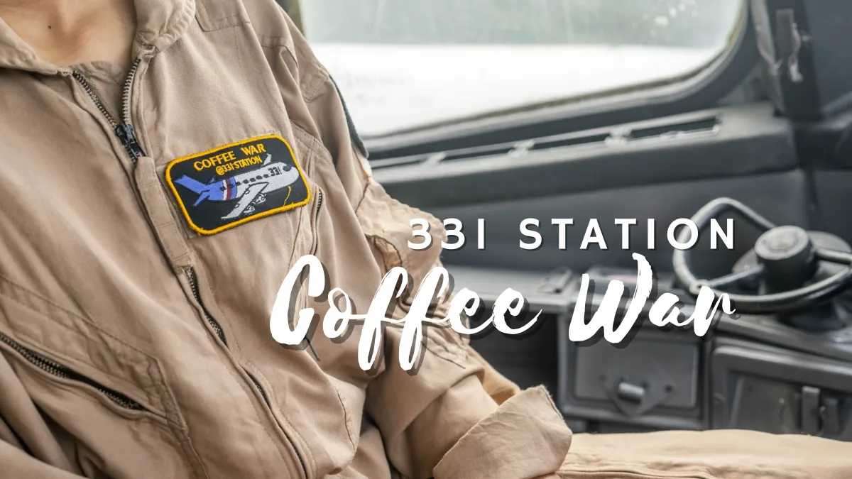 coffee war, aeroplane cafe in chon buri