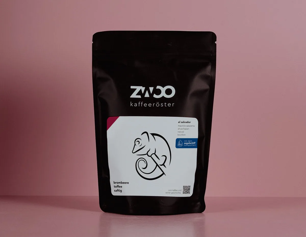 das chamäleon (el salvador) - el salvador coffee by zwoo kaffeeröster ⎮ kaffeefenster