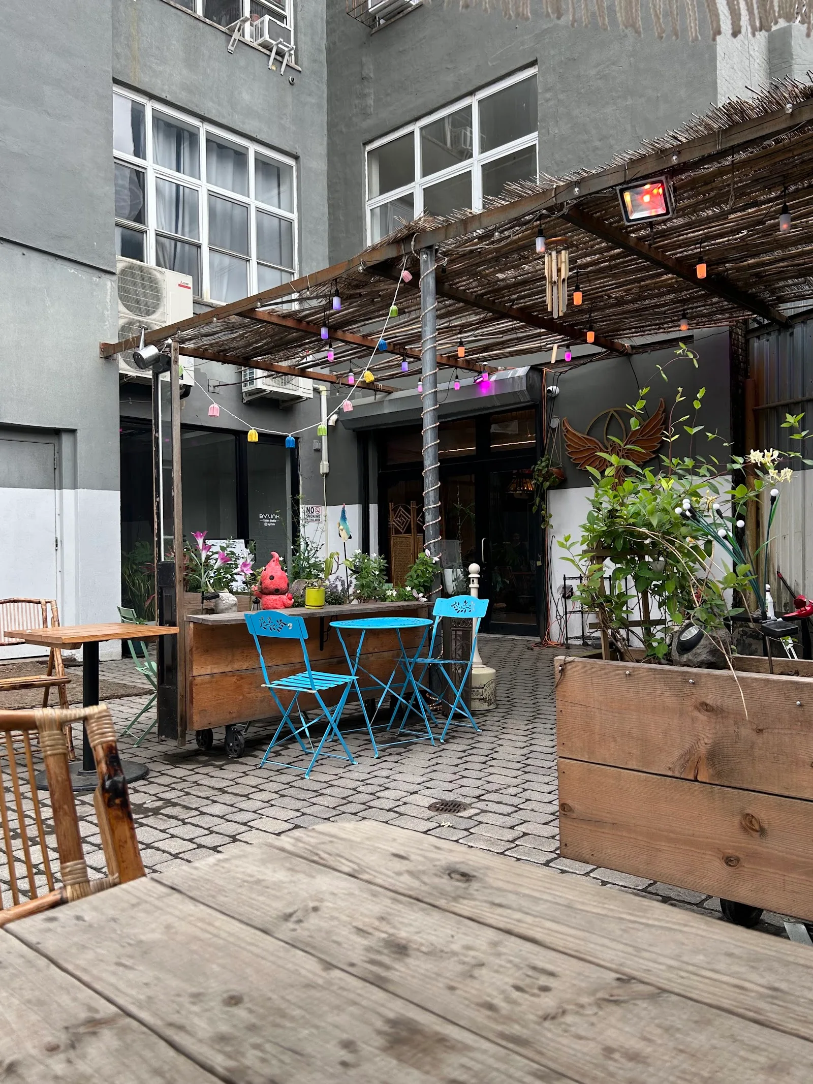 Crossroads Cafe in New York City, specialty coffee cafe