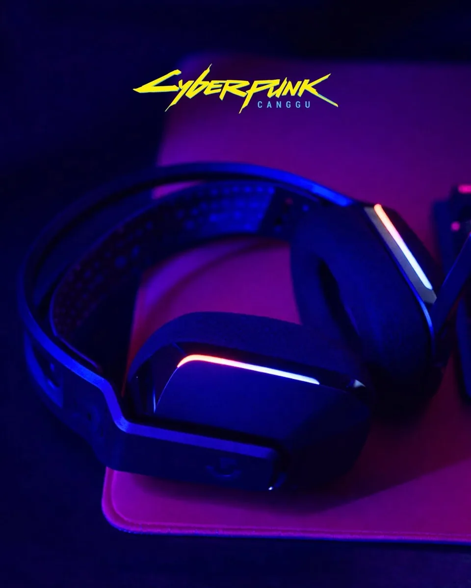 Cyberpunk PC Gaming | Internet Cafe in Canggu, Bali (via instagram)