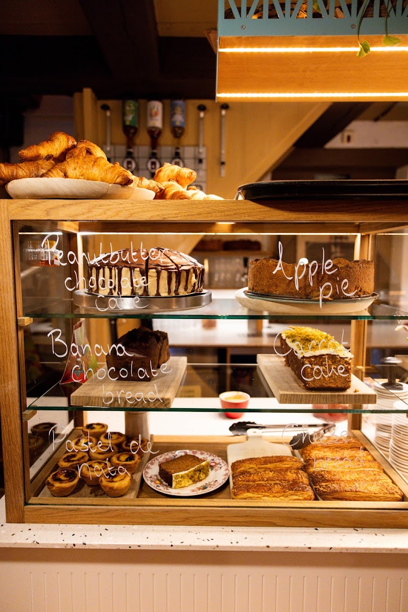 De Koffieschenkerij in Amsterdam — specialty coffee cafe