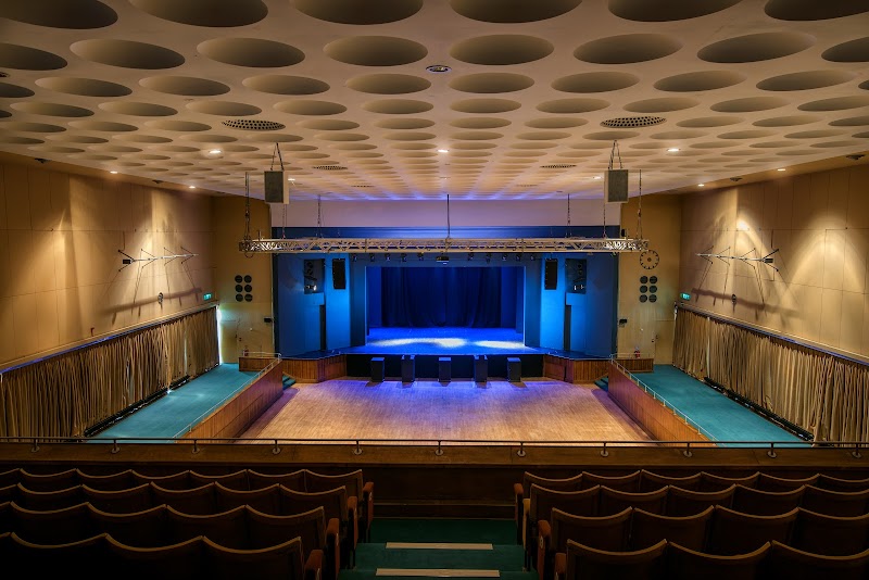 De La Warr Pavilion in Bexhill-on-Sea — specialty coffee cafe
