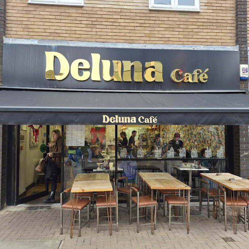 Deluna Cafe in Cambridge, specialty coffee cafe