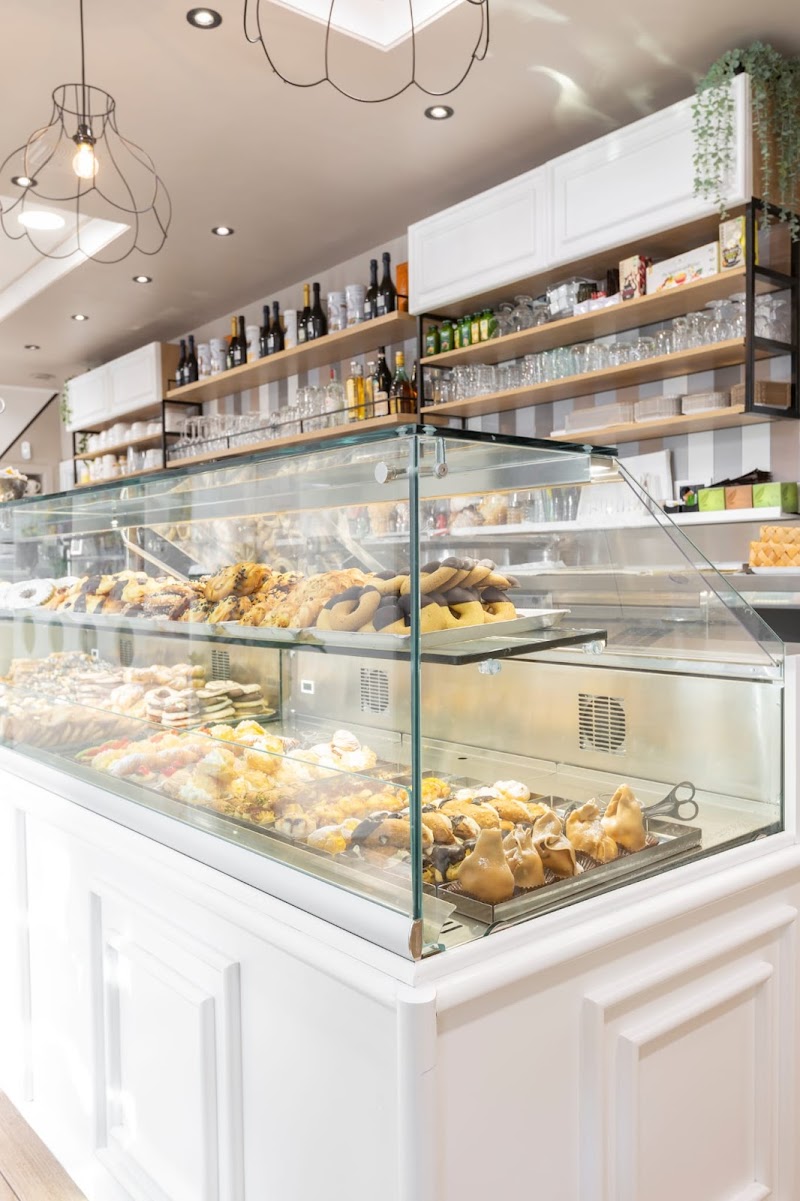Demontis Pasticceria in Rome, specialty coffee cafe