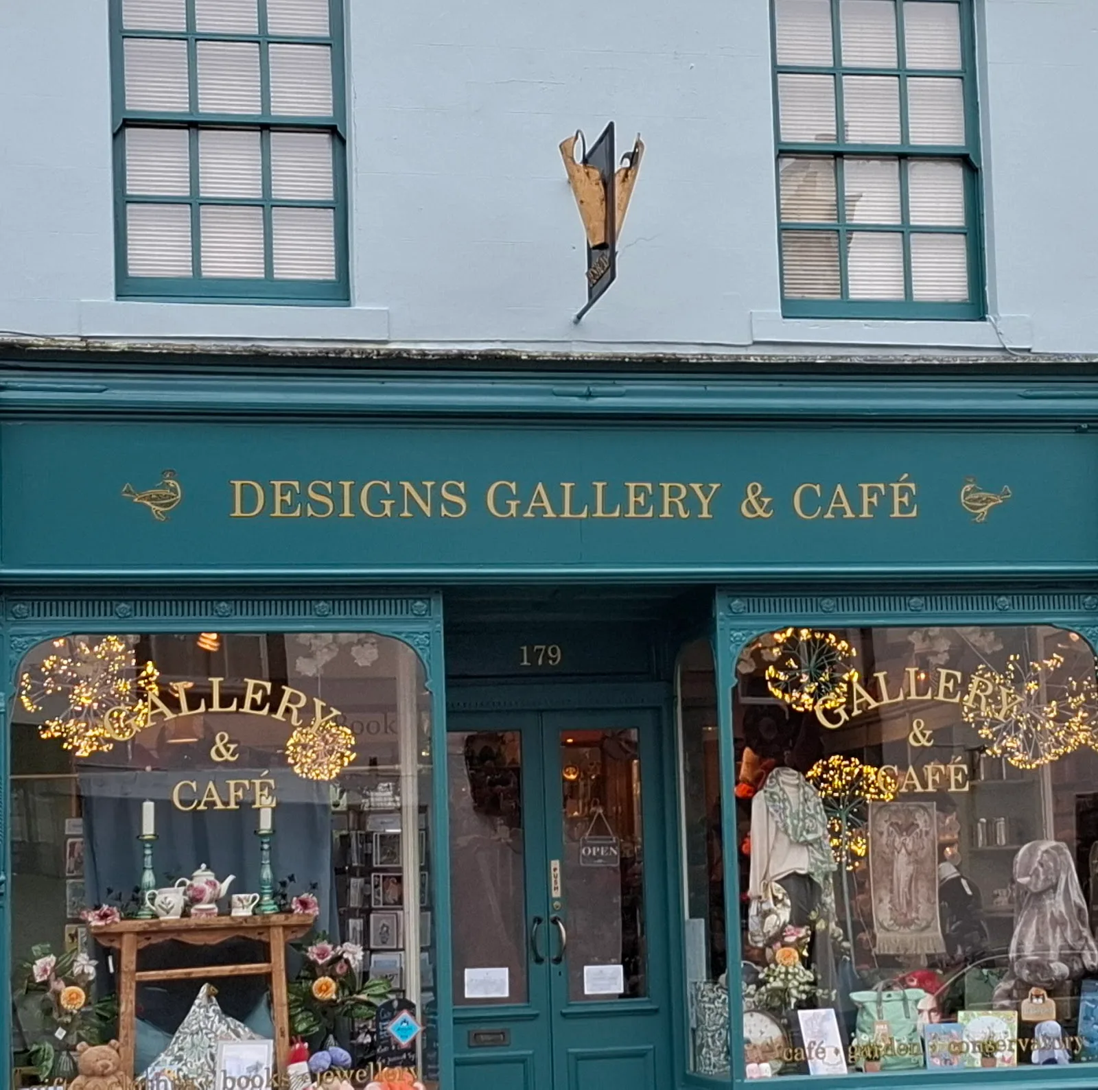 Designs Gallery & Cafe