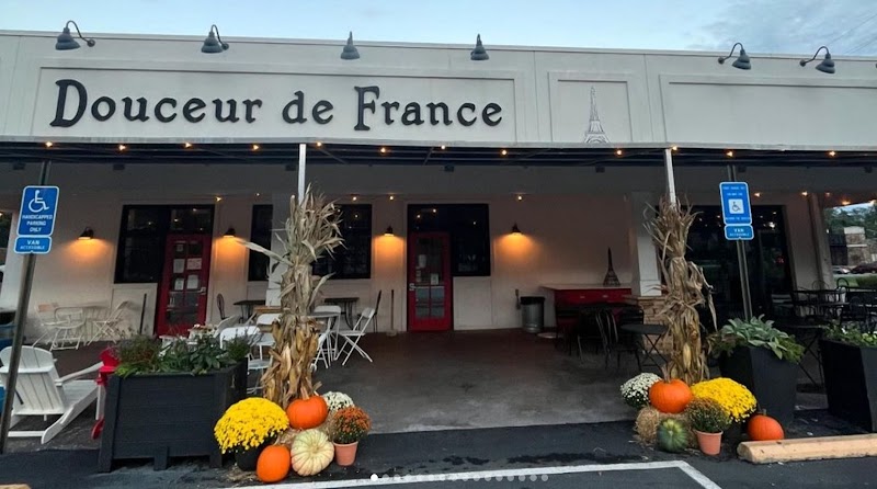 Douceur De France in Atlanta — specialty coffee cafe