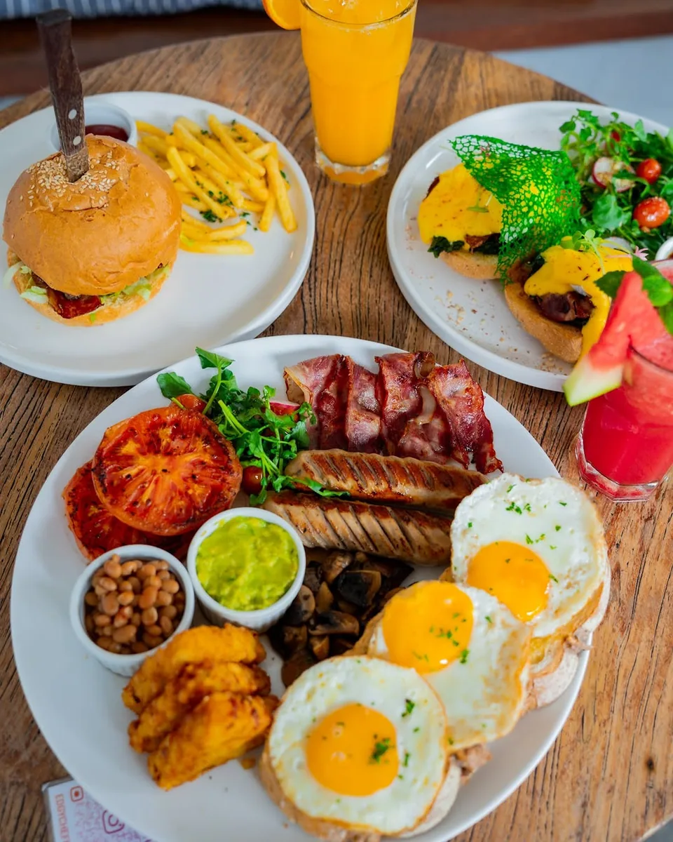 EDGY CHEF CAFE & DINER (via instagram)