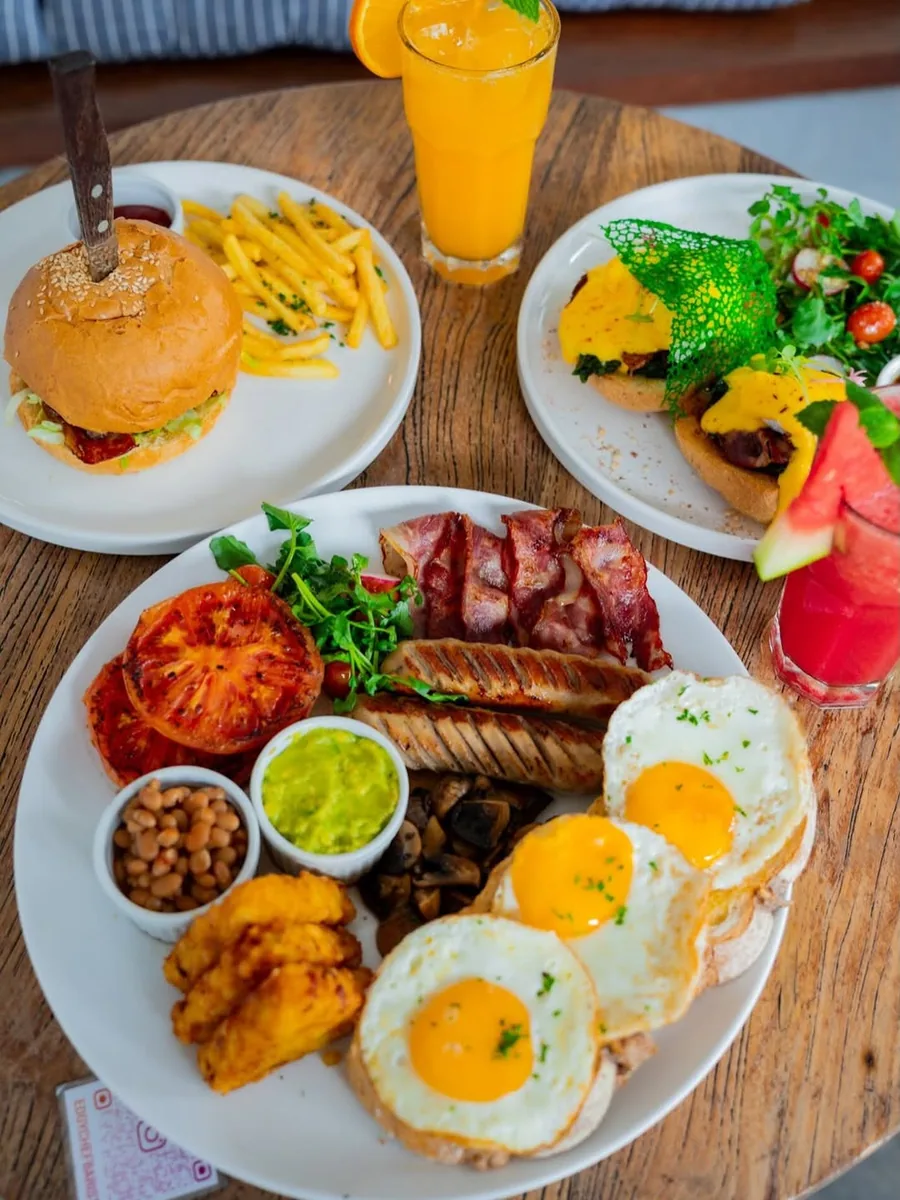 EDGY CHEF CAFE & DINER (via instagram)
