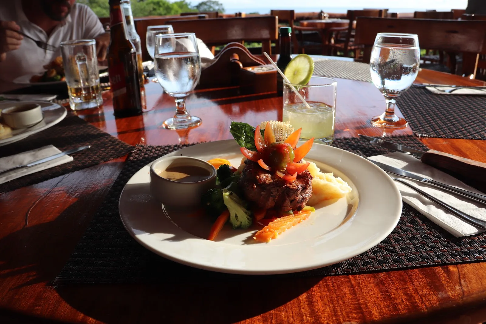 el avion, aeroplane cafe in quepos