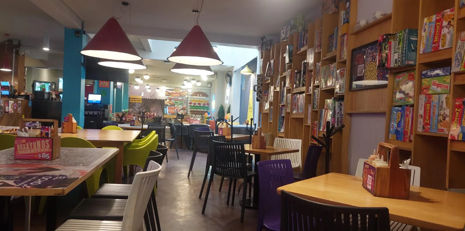 el ocho, board game cafe in mexico city