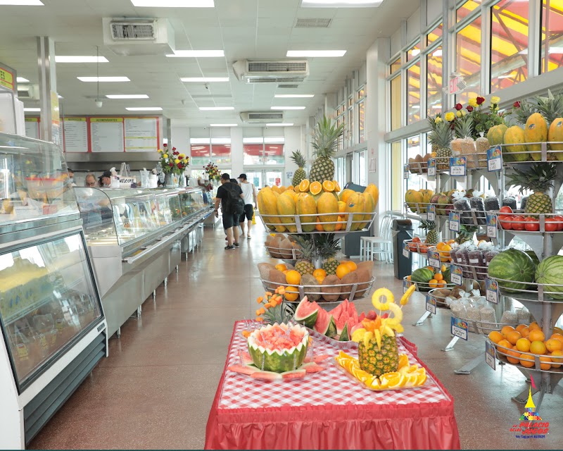 El Palacio de los Jugos in Miami, specialty coffee cafe