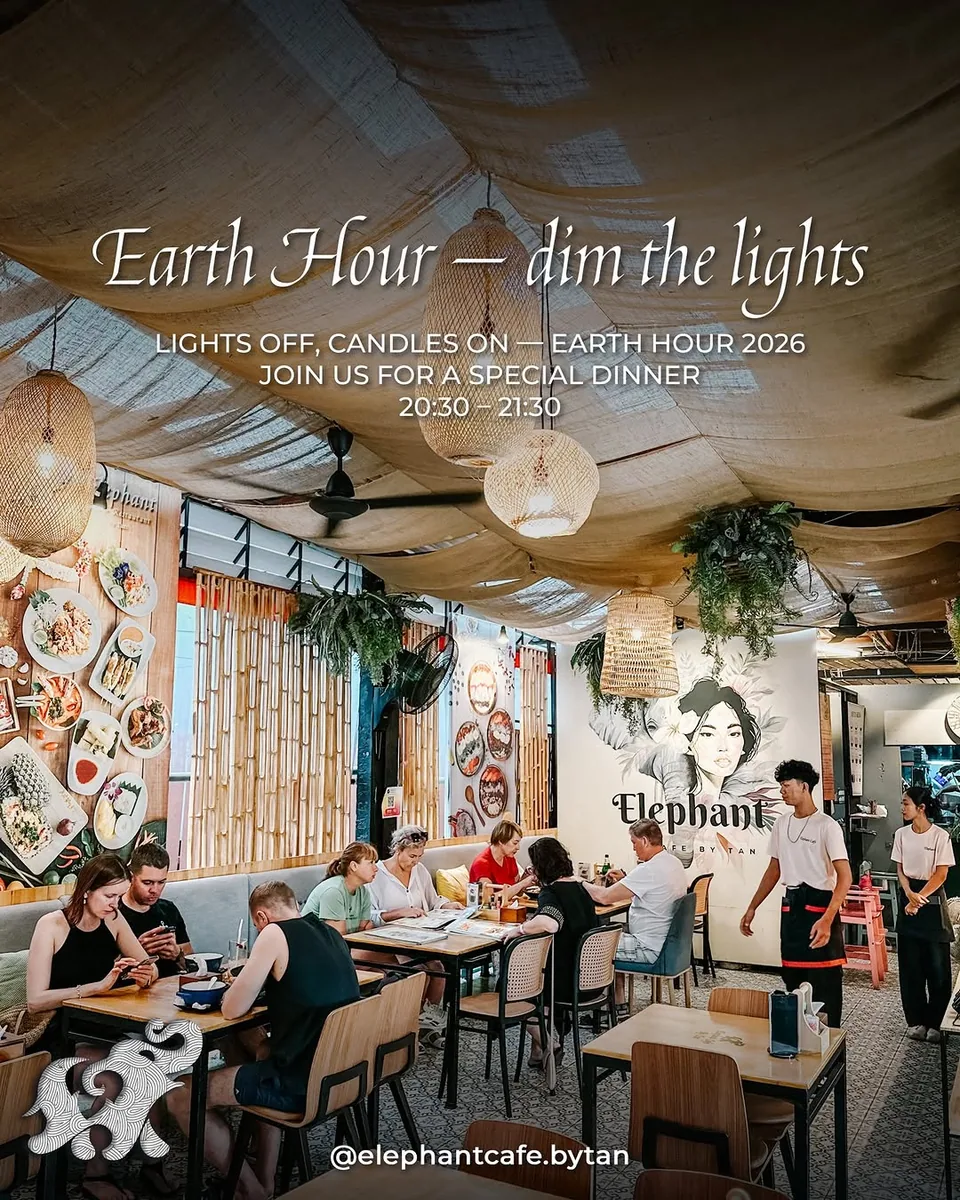 Elephant Cafe' by Tan