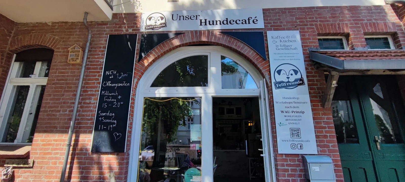 Fellfreunde Unser Hundecafe in Berlin, specialty coffee cafe