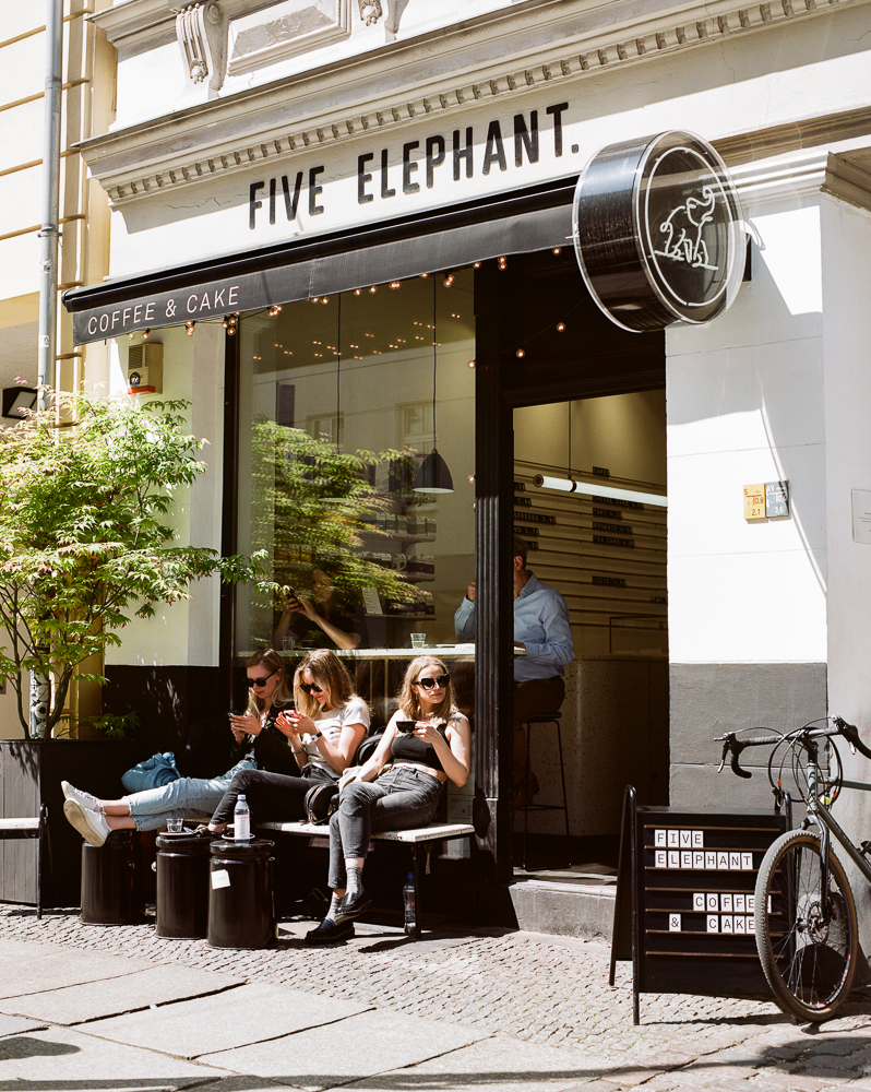 Five Elephant Mitte in Berlin, specialty coffee cafe