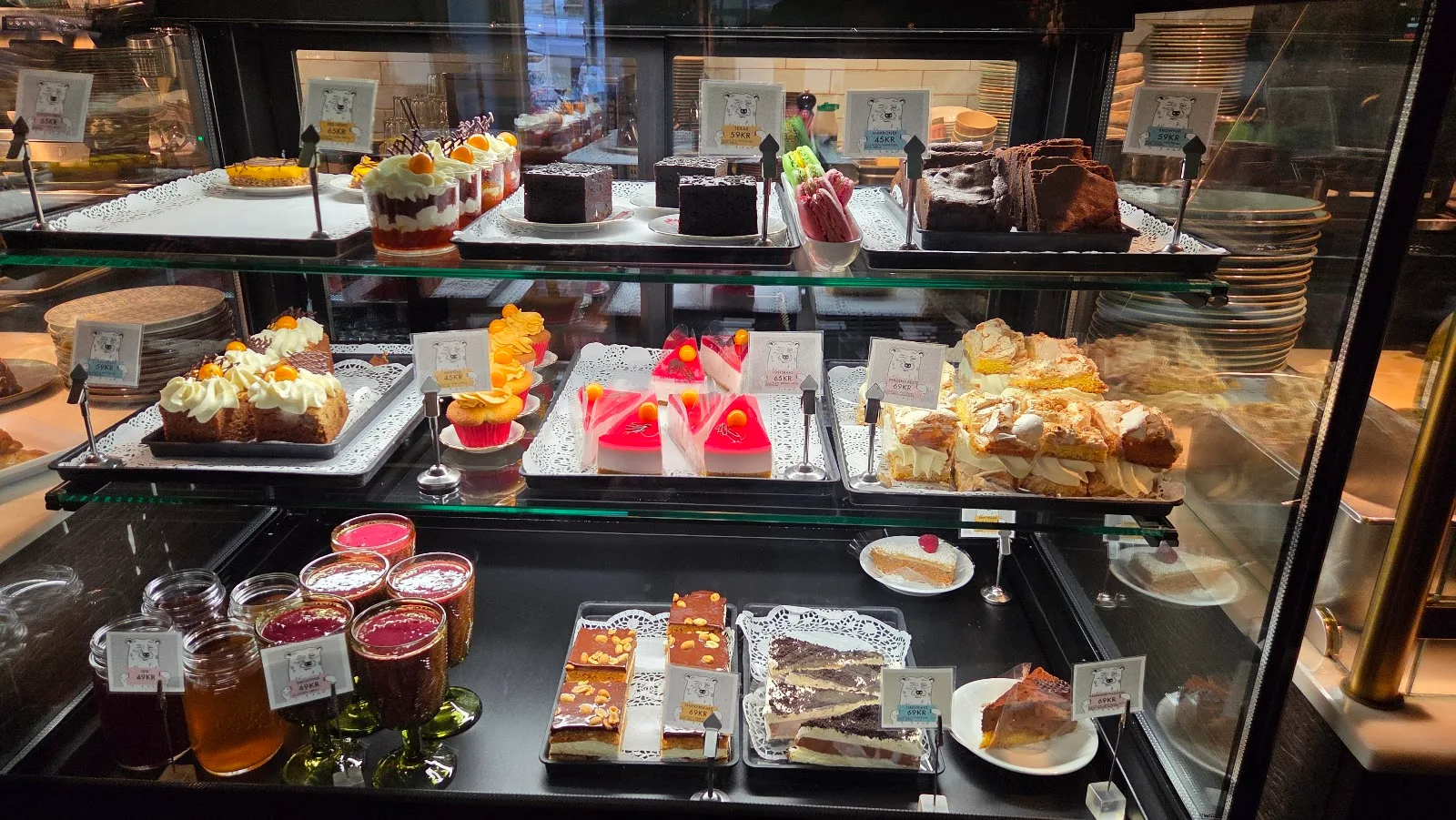 fruene as, arctic cafe in longyearbyen