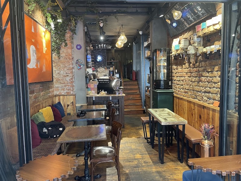 Gramaj Coffee • Roastery • Food • Chill