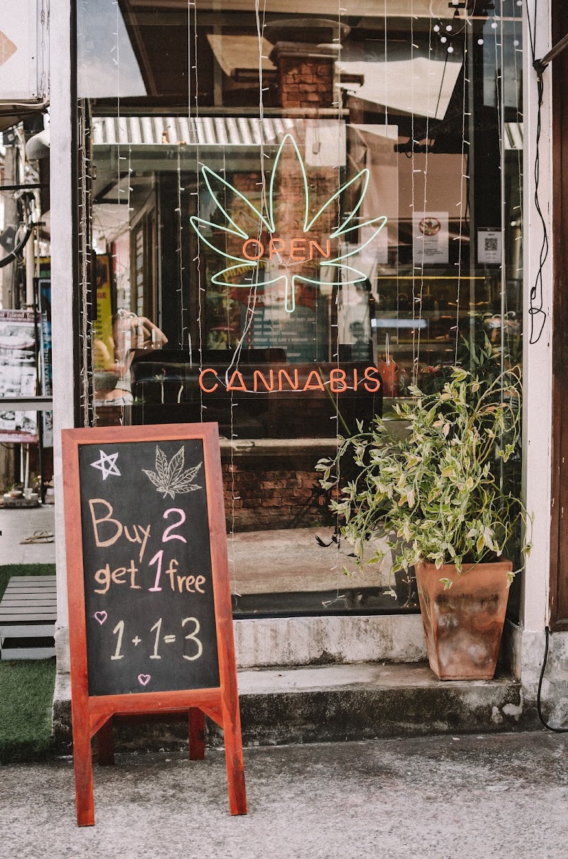 Green Kahuna Dispensary (Weed, CBD, oil, indica, sativa, hybrid, cannabis, coffee shop)#1
