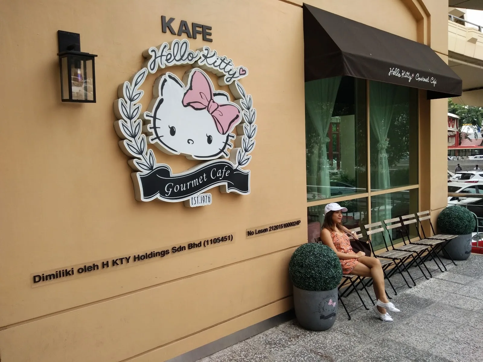 hello kitty gourmet cafe, character cafe in petaling jaya