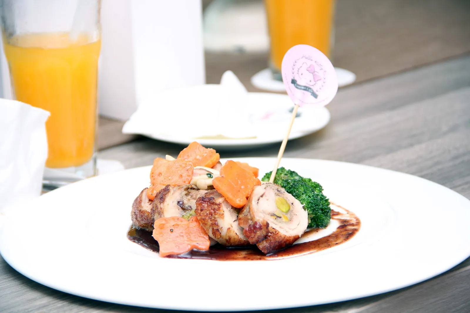 hello kitty gourmet cafe, character cafe in petaling jaya