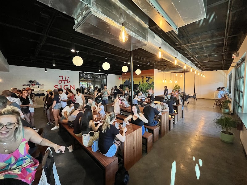 Hi Sign Brewing in Austin, specialty coffee cafe