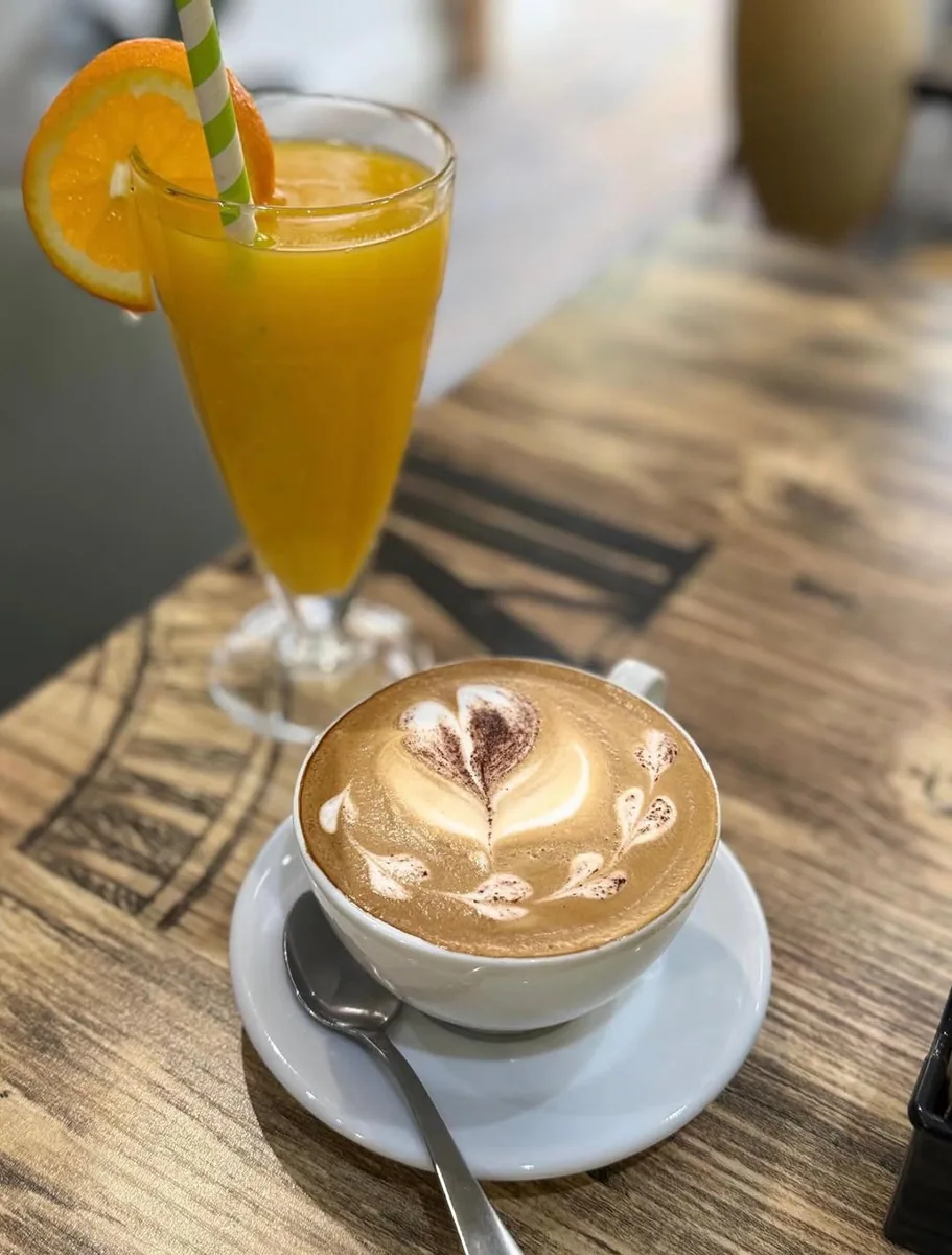Joy Cafe Bar & Juicery (via instagram)