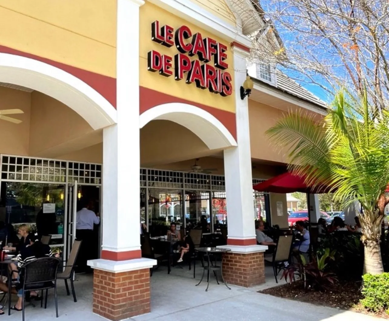 Le Cafe De Paris in Orlando, specialty coffee cafe