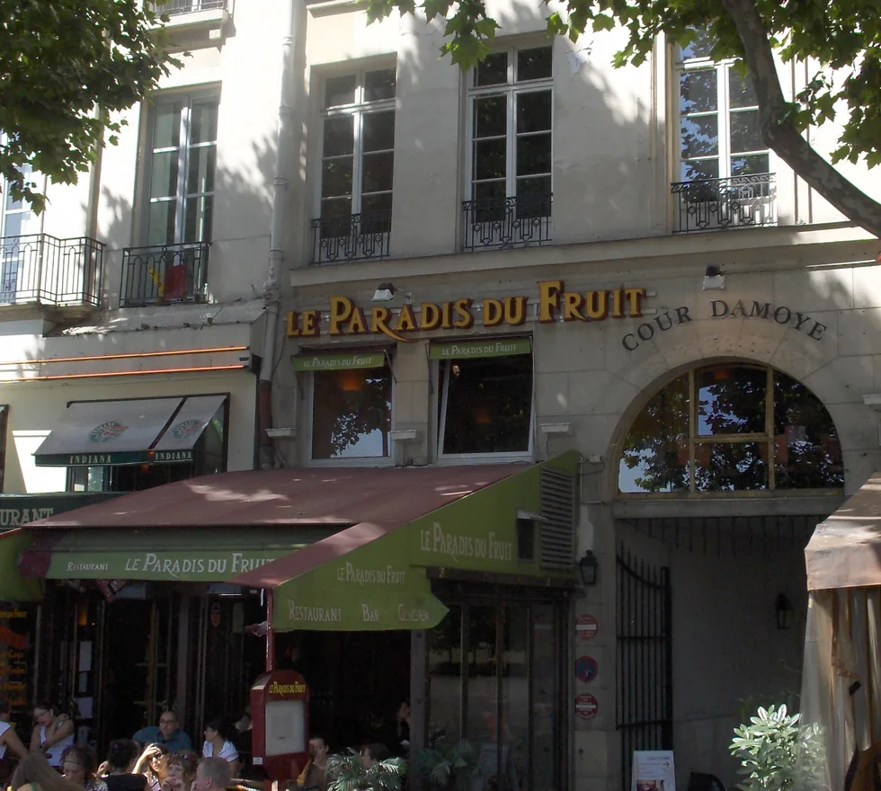 le paradis du fruit - bastille café, paris