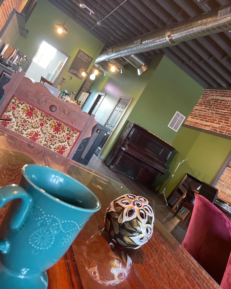 LoLoBee’s Lounge in Bay City — specialty coffee cafe